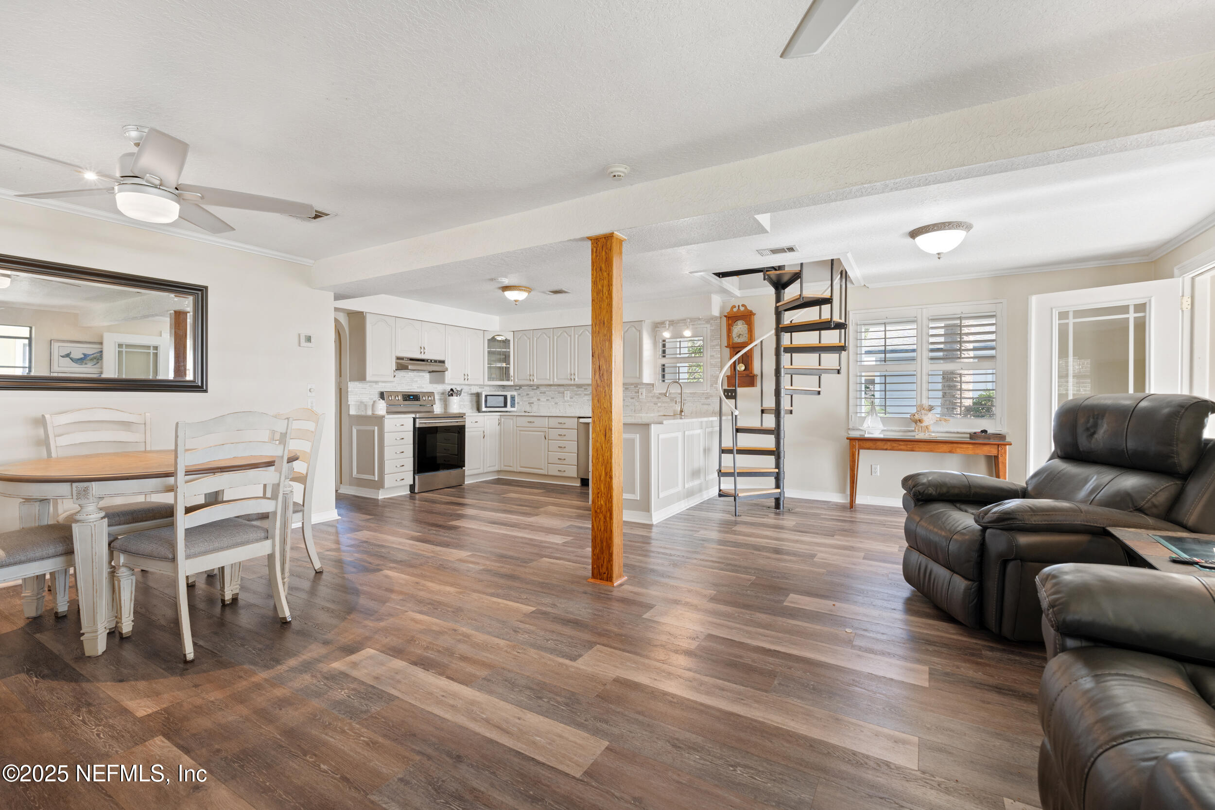 8978 HECKSCHER Drive