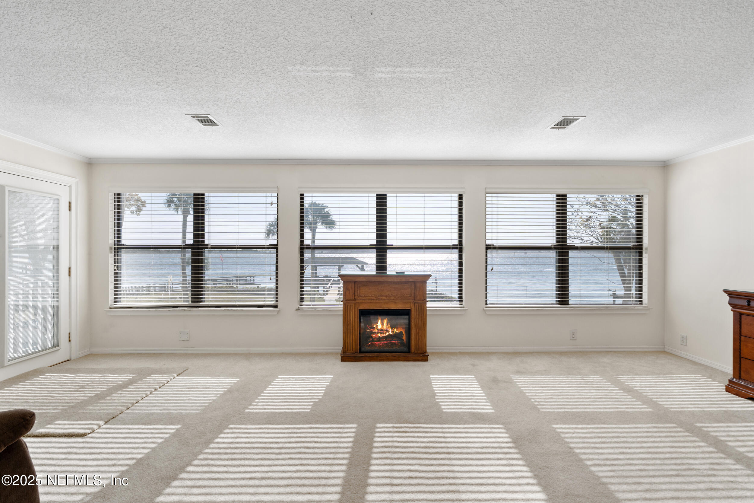 8978 HECKSCHER Drive