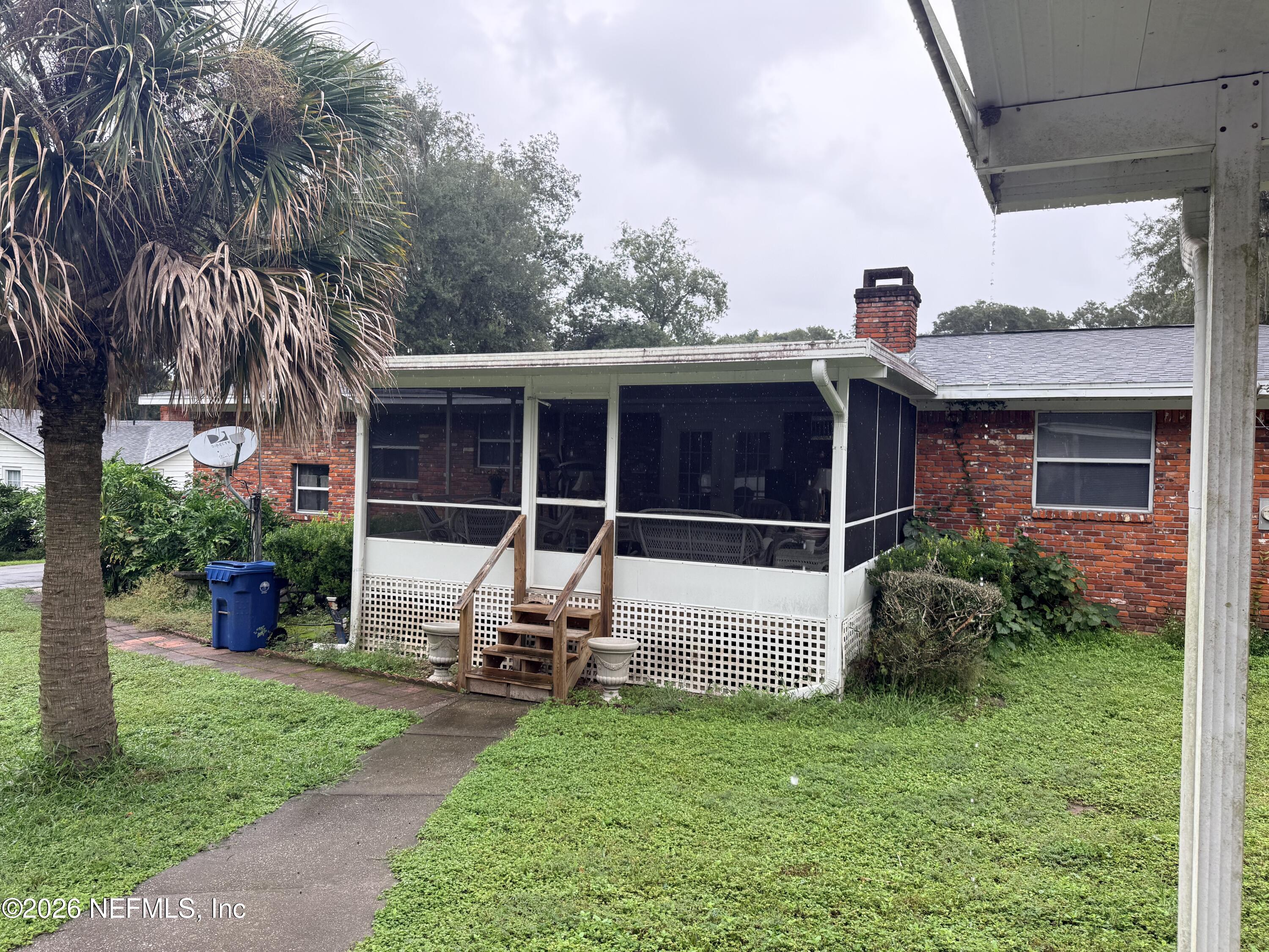 1610 HOLLY OAKS LAKE Road E