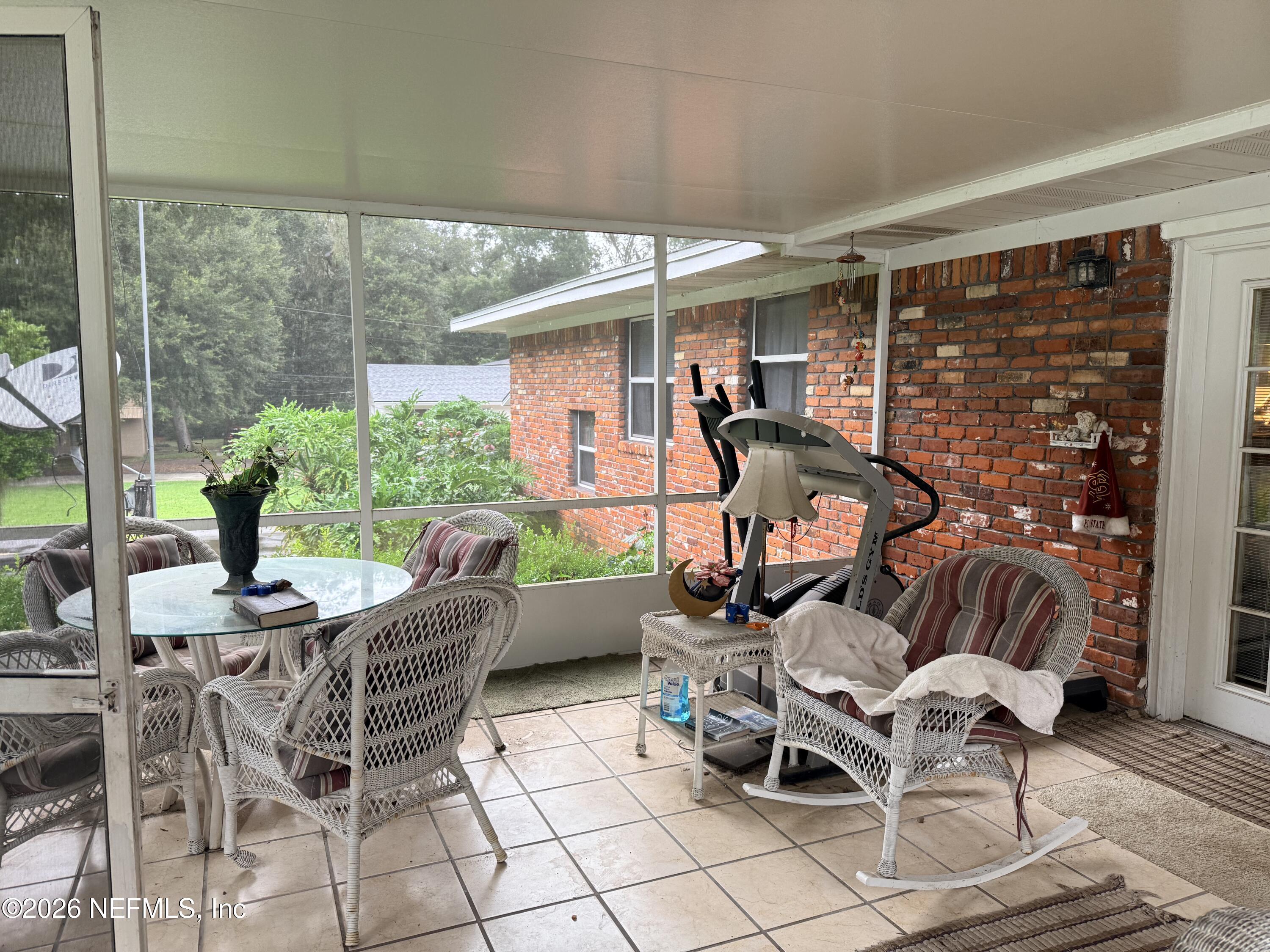 1610 HOLLY OAKS LAKE Road E