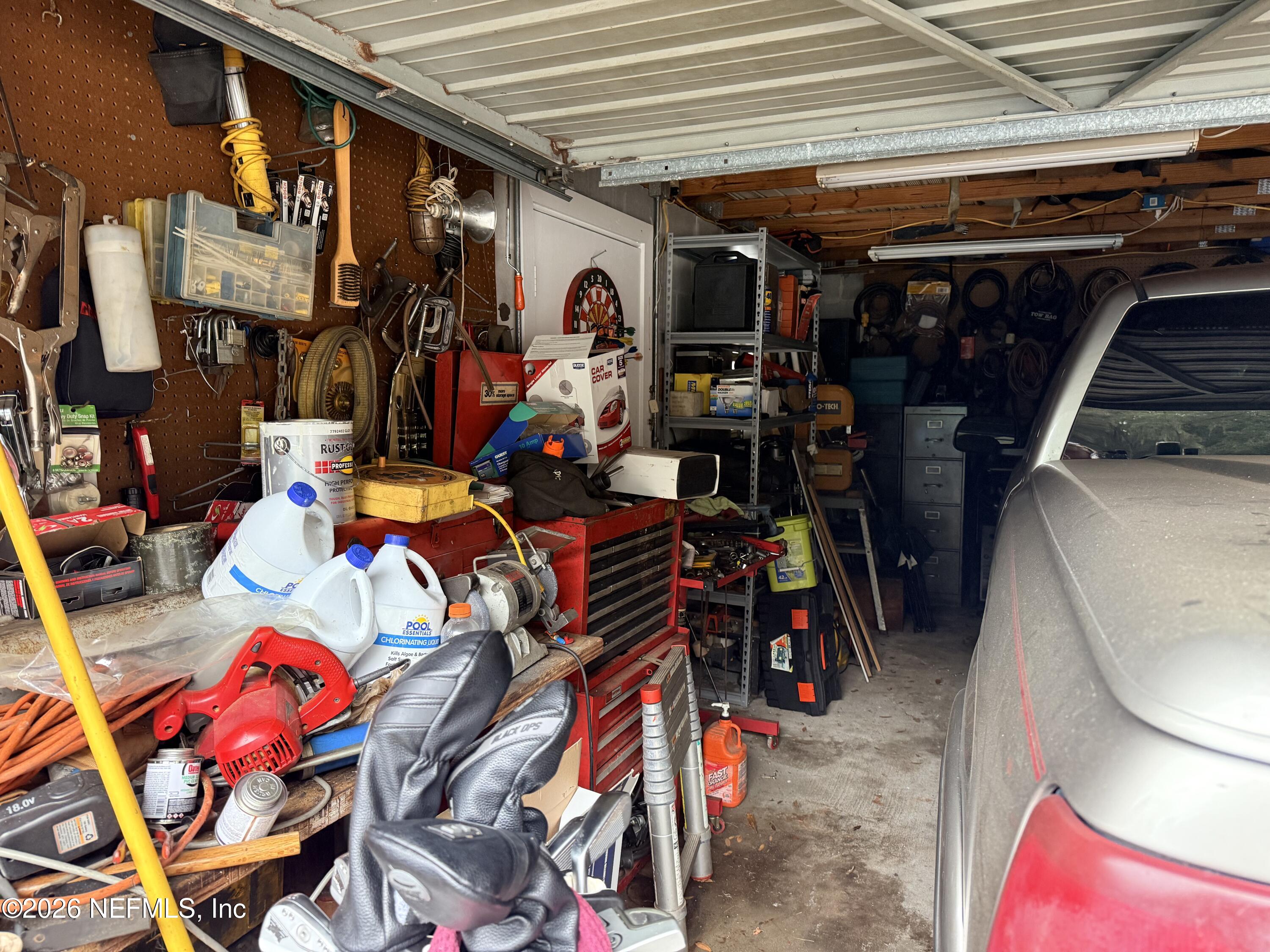 1610 HOLLY OAKS LAKE Road E