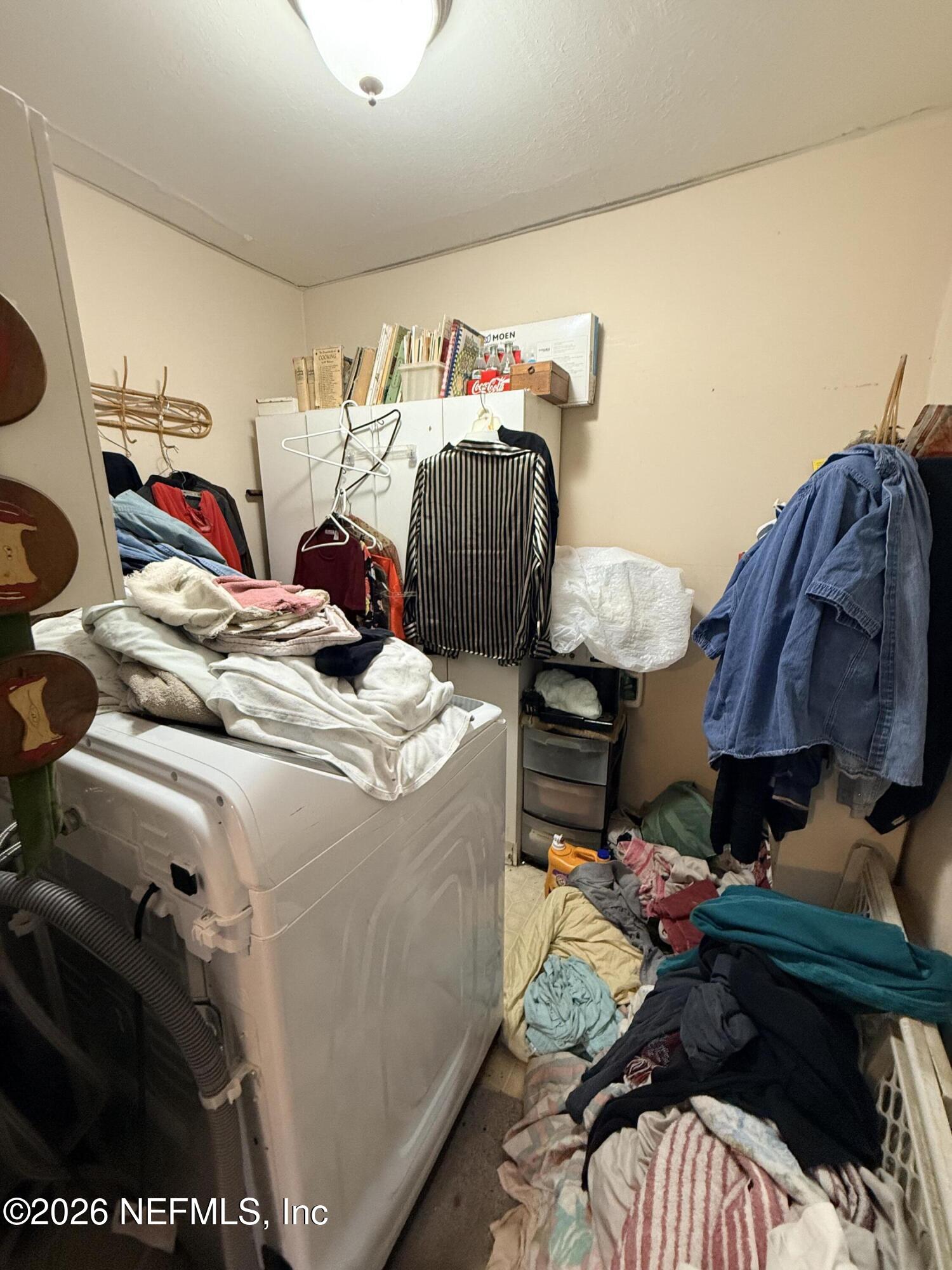 1610 HOLLY OAKS LAKE Road E