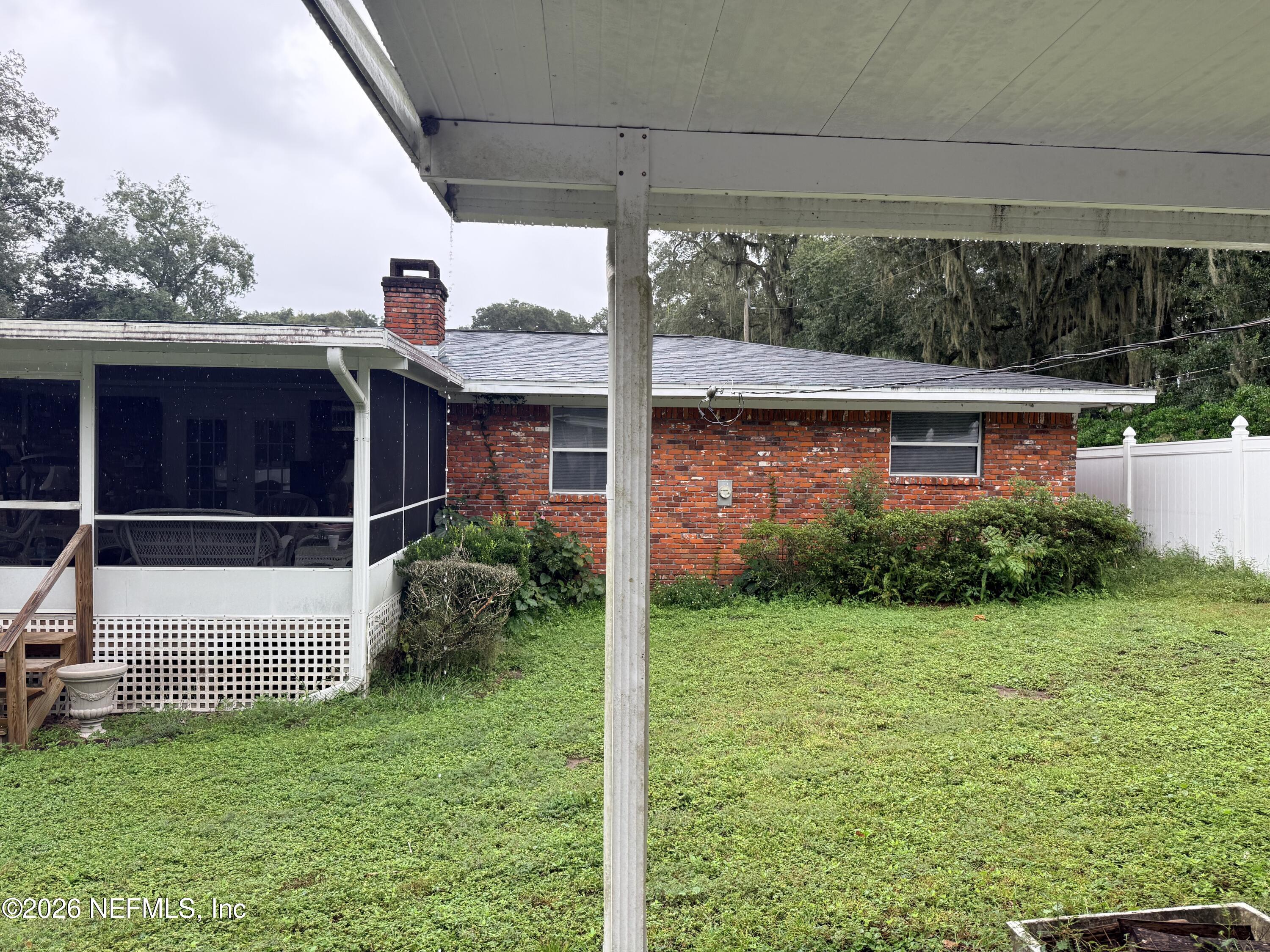 1610 HOLLY OAKS LAKE Road E