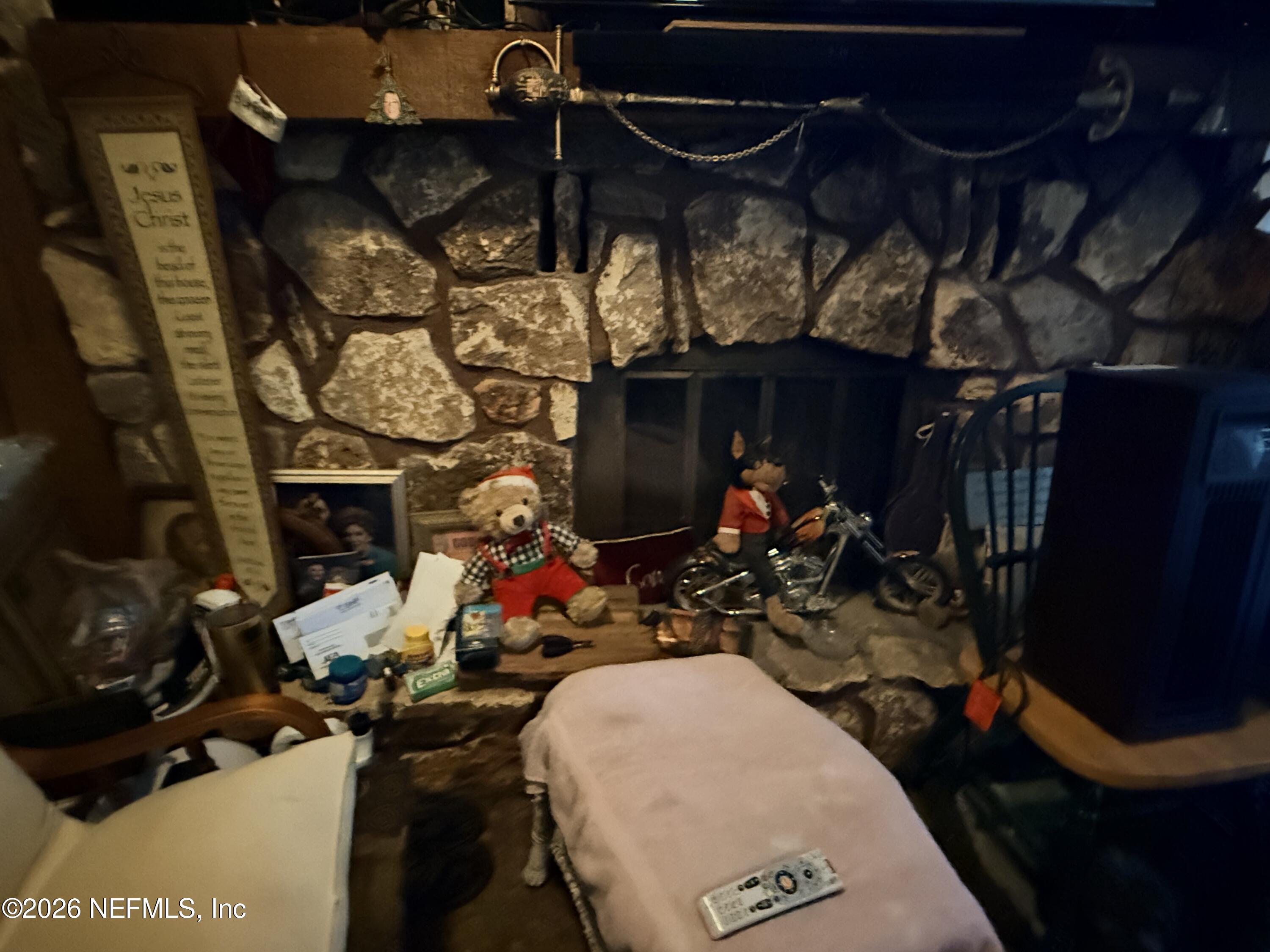 1610 HOLLY OAKS LAKE Road E