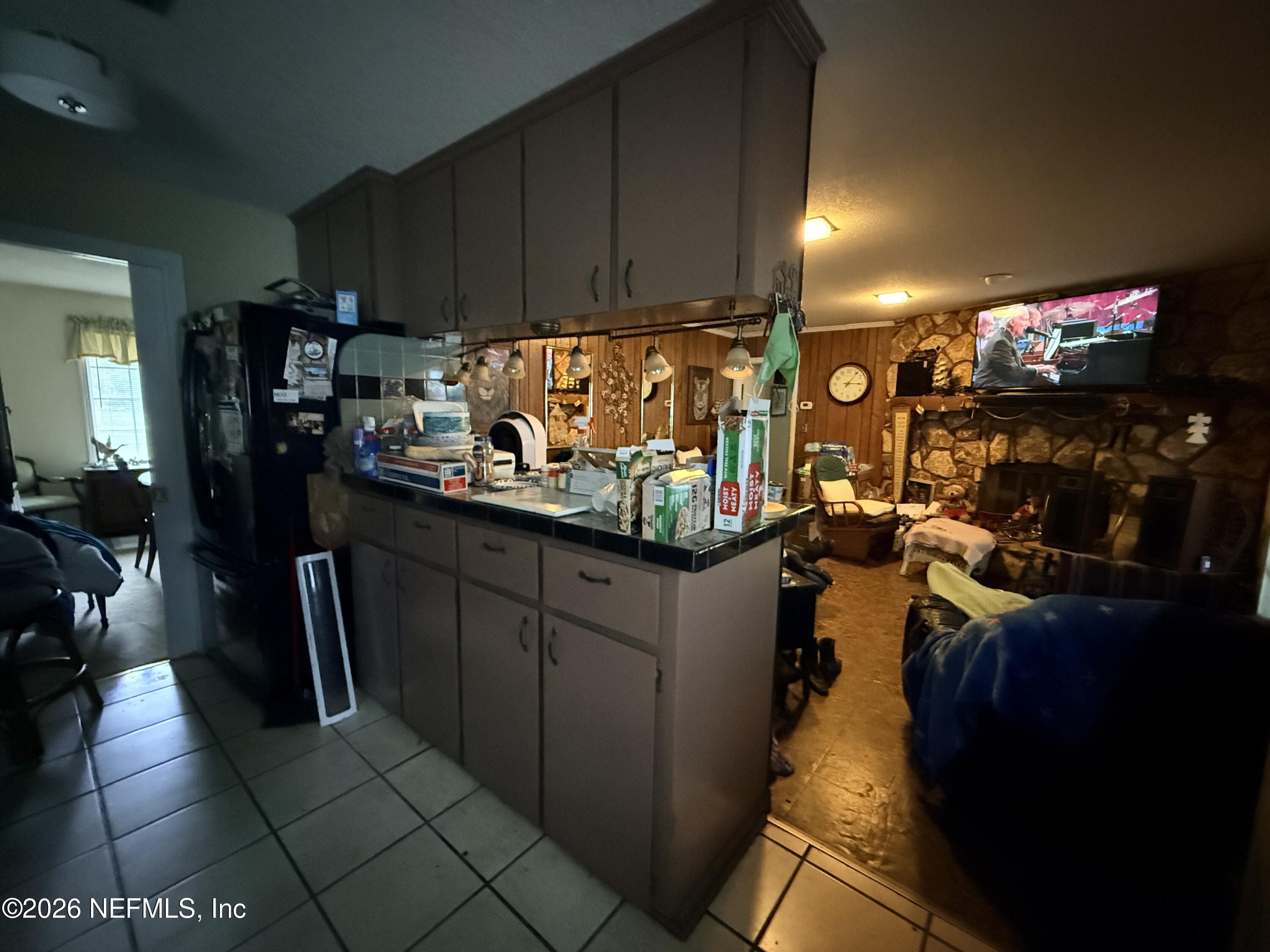 1610 HOLLY OAKS LAKE Road E