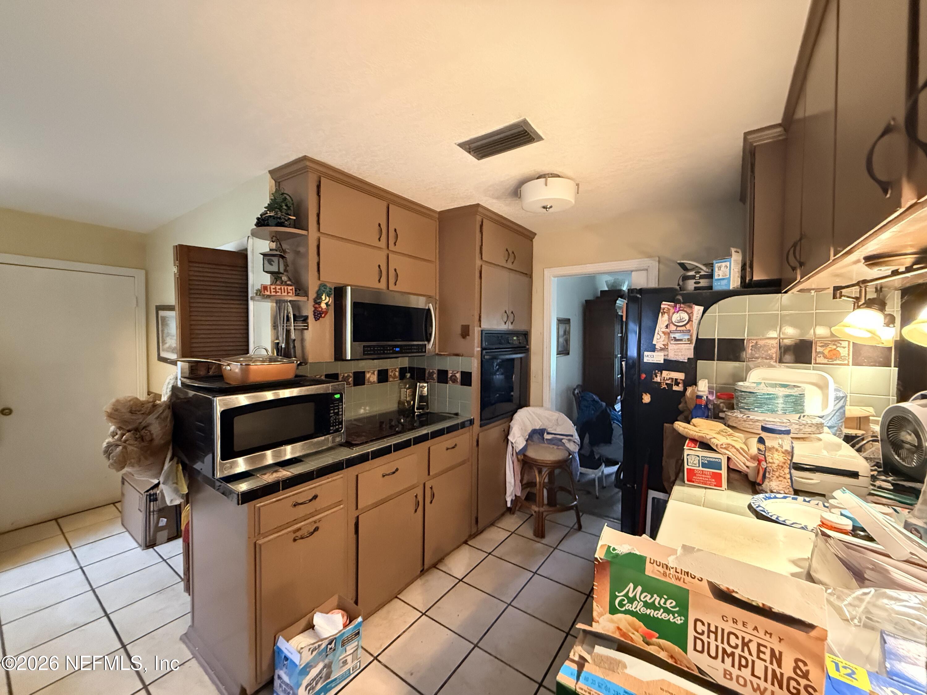 1610 HOLLY OAKS LAKE Road E