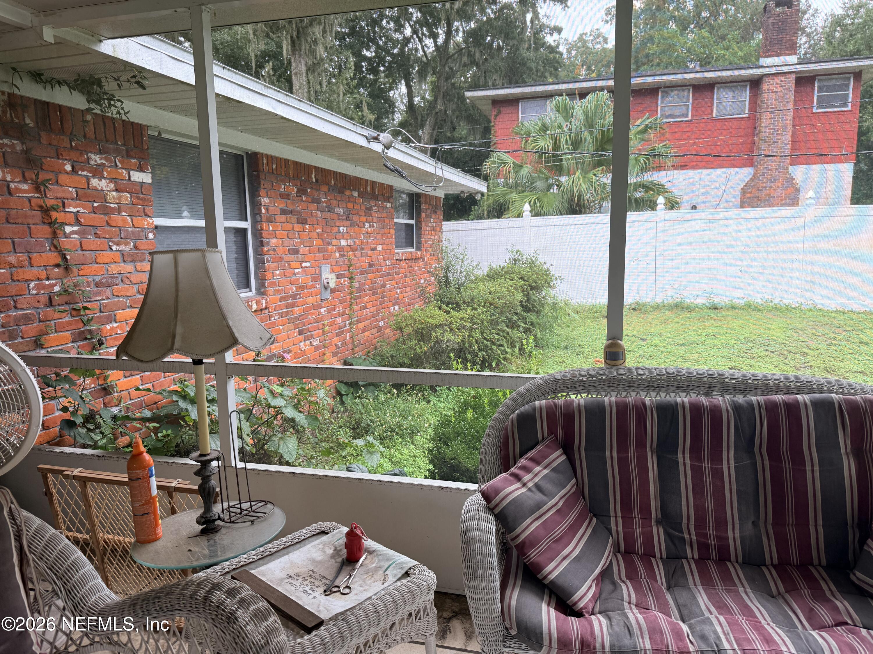 1610 HOLLY OAKS LAKE Road E