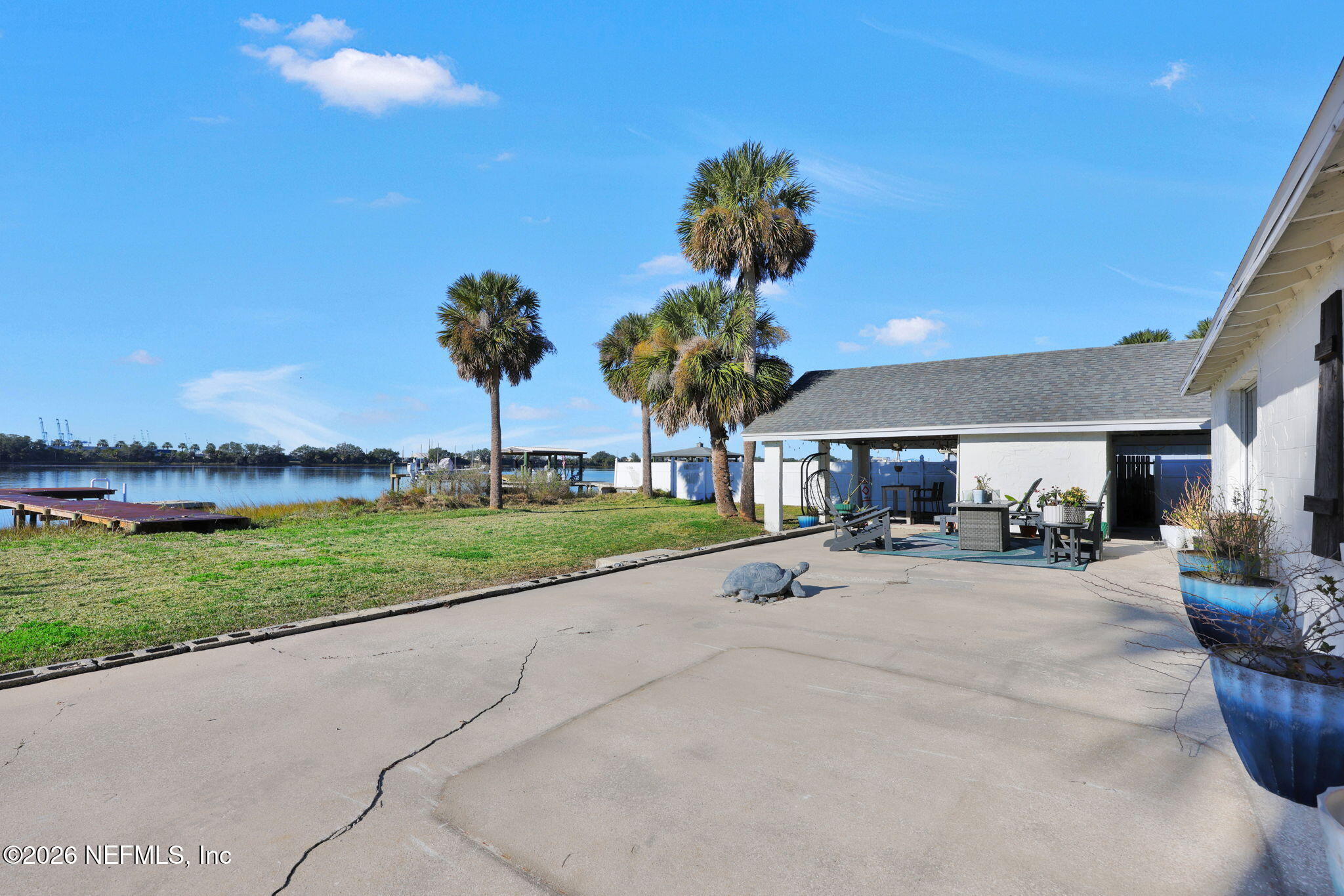 5818 HECKSCHER Drive