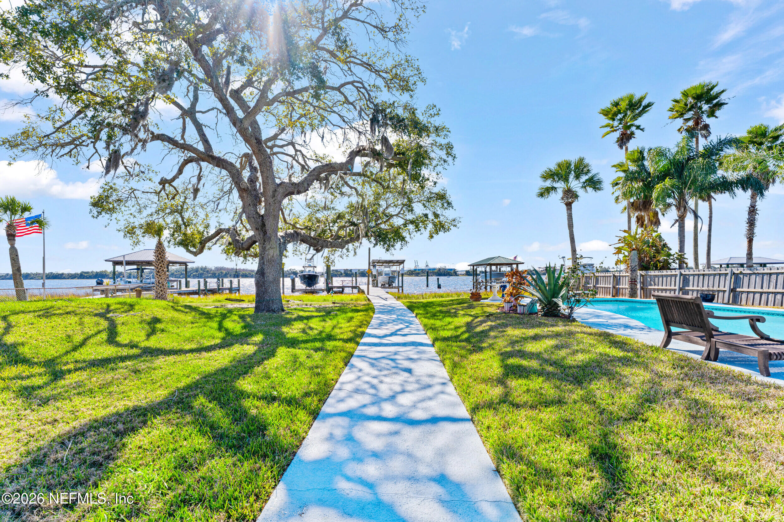 5992 HECKSCHER Drive