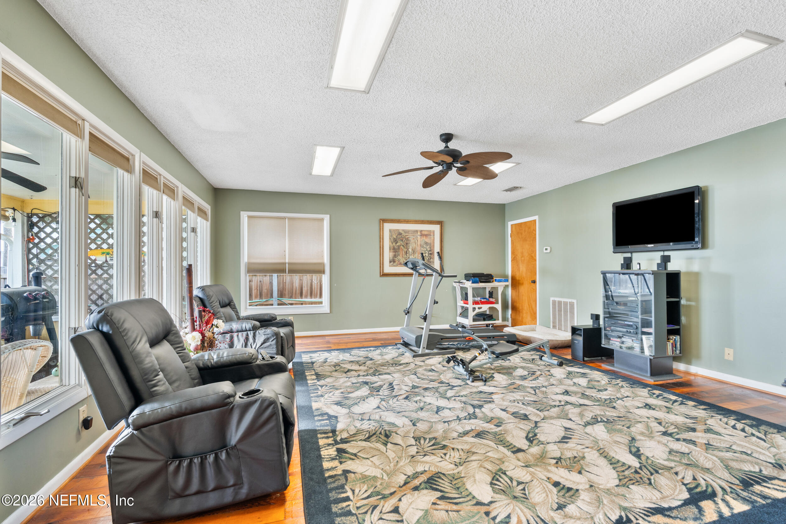 5992 HECKSCHER Drive