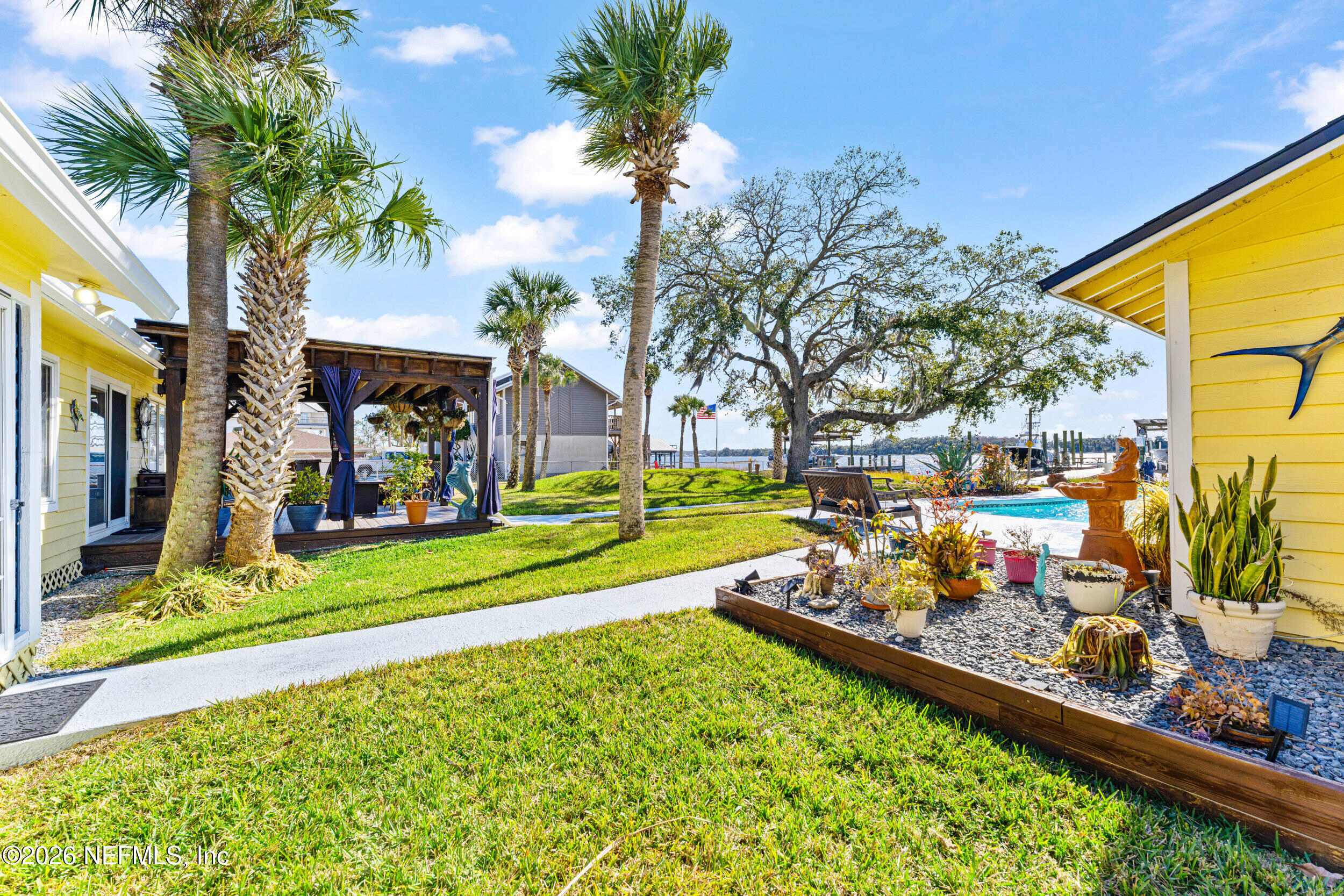 5992 HECKSCHER Drive