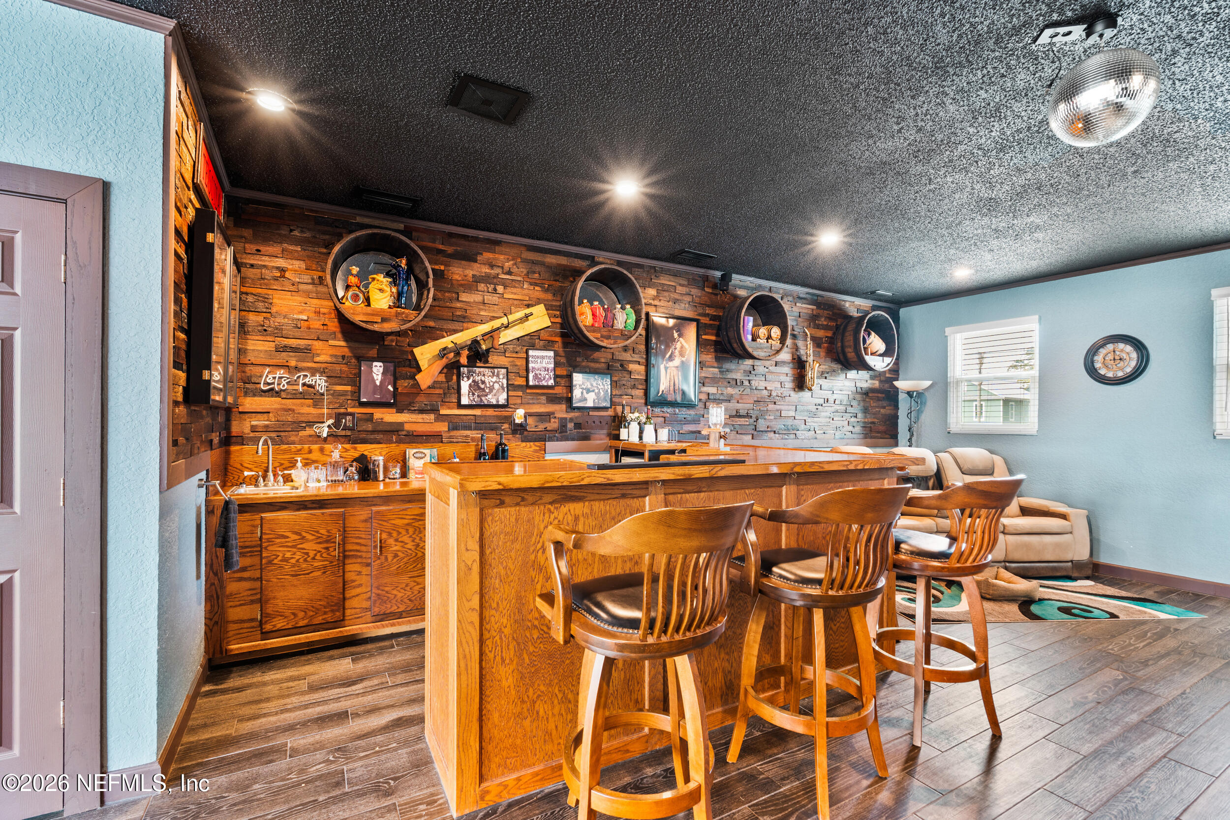 5992 HECKSCHER Drive