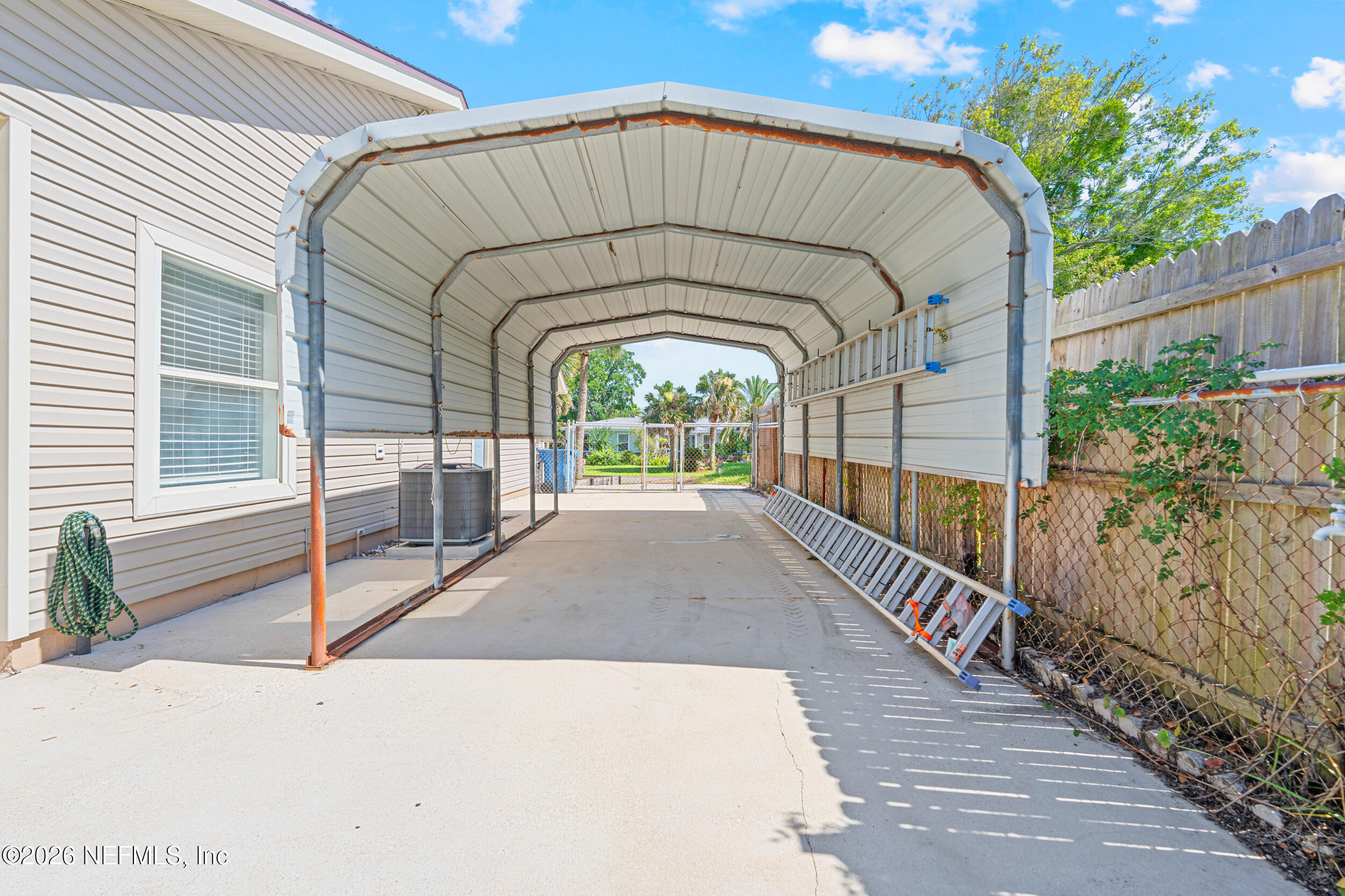 7047 RIVERCREST Drive