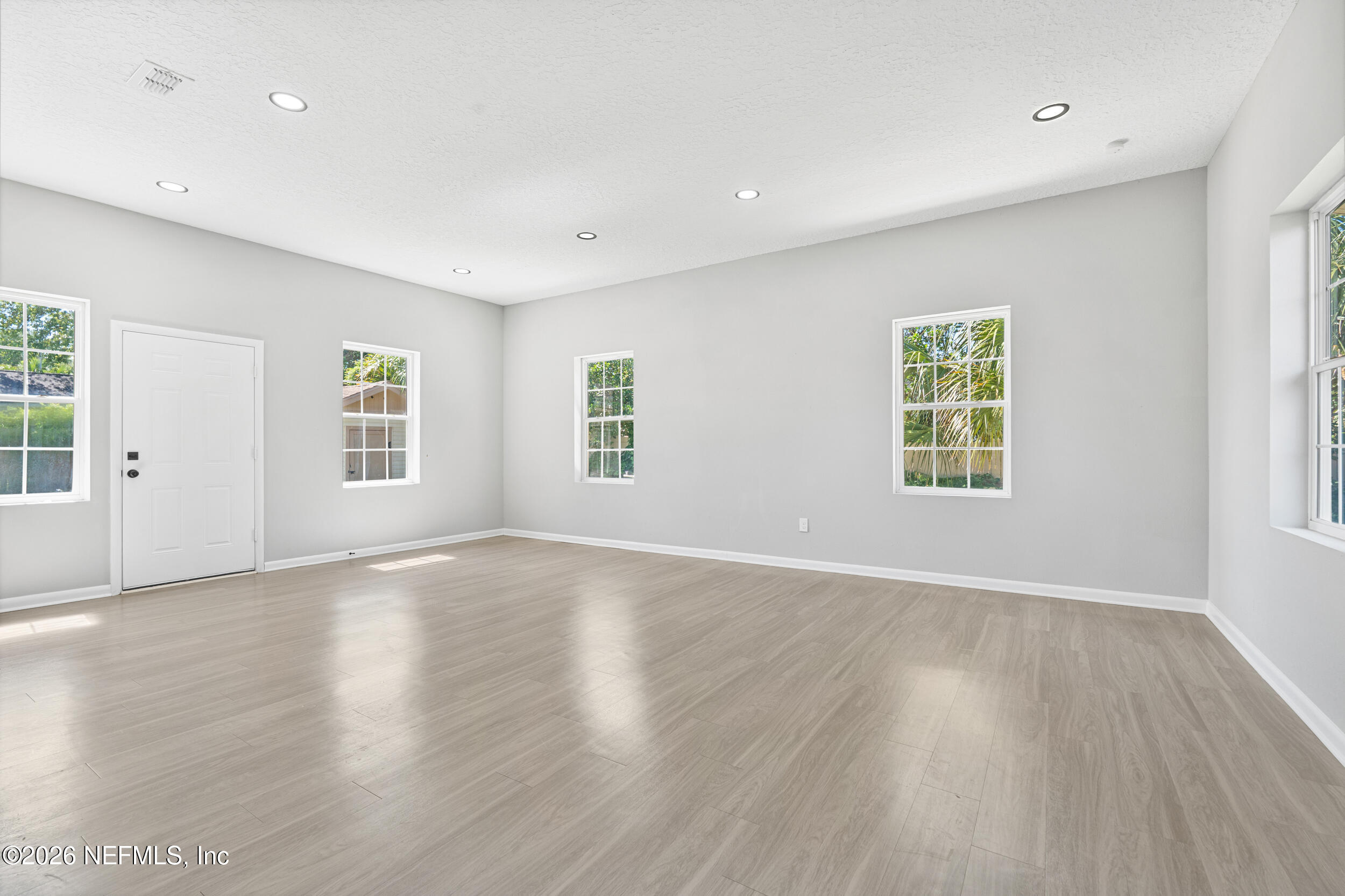 7047 RIVERCREST Drive