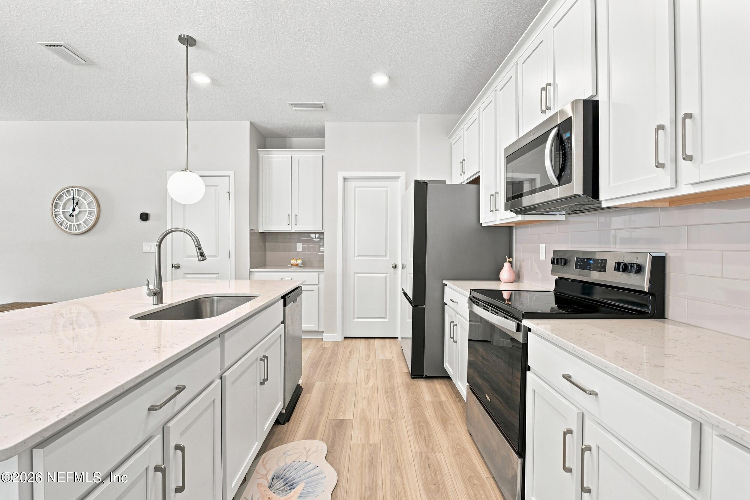 95967 SURREY Place
