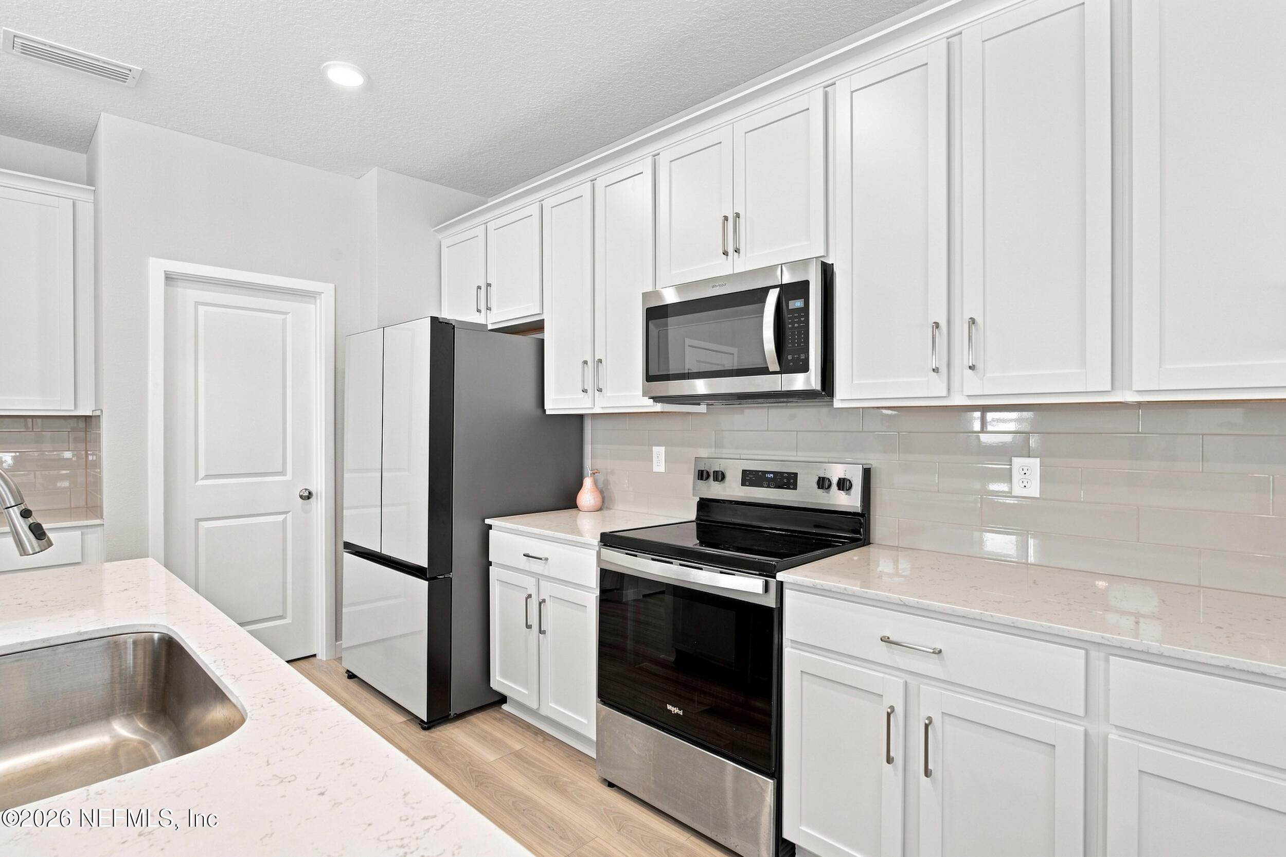 95967 SURREY Place