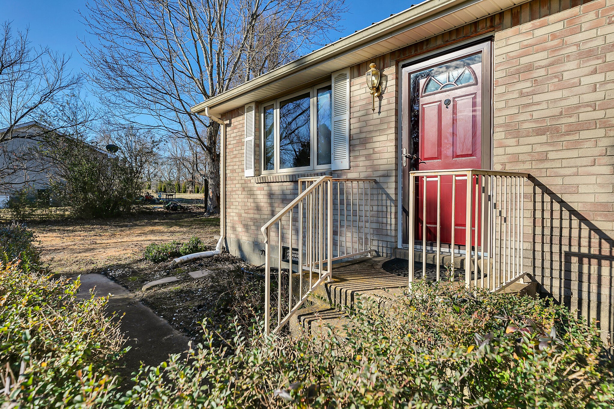 7105 Hall Ln