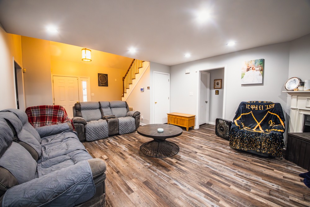 242 Hawkins Rd