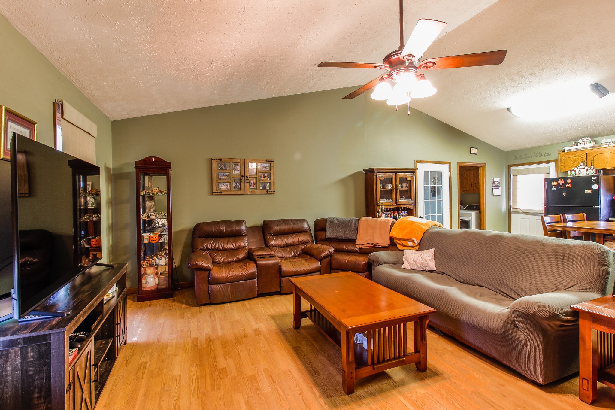 215 Lyles Rd