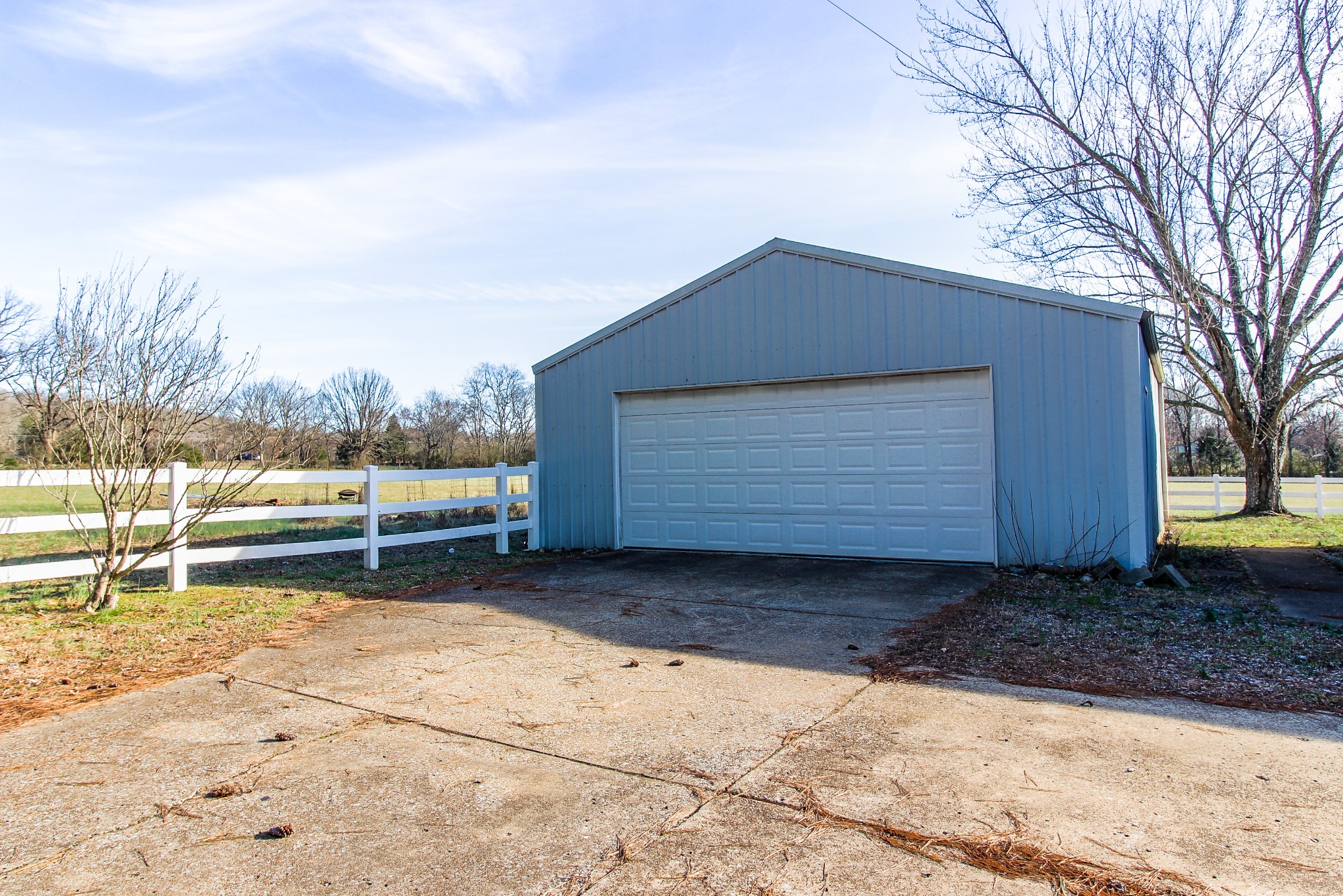 215 Lyles Rd