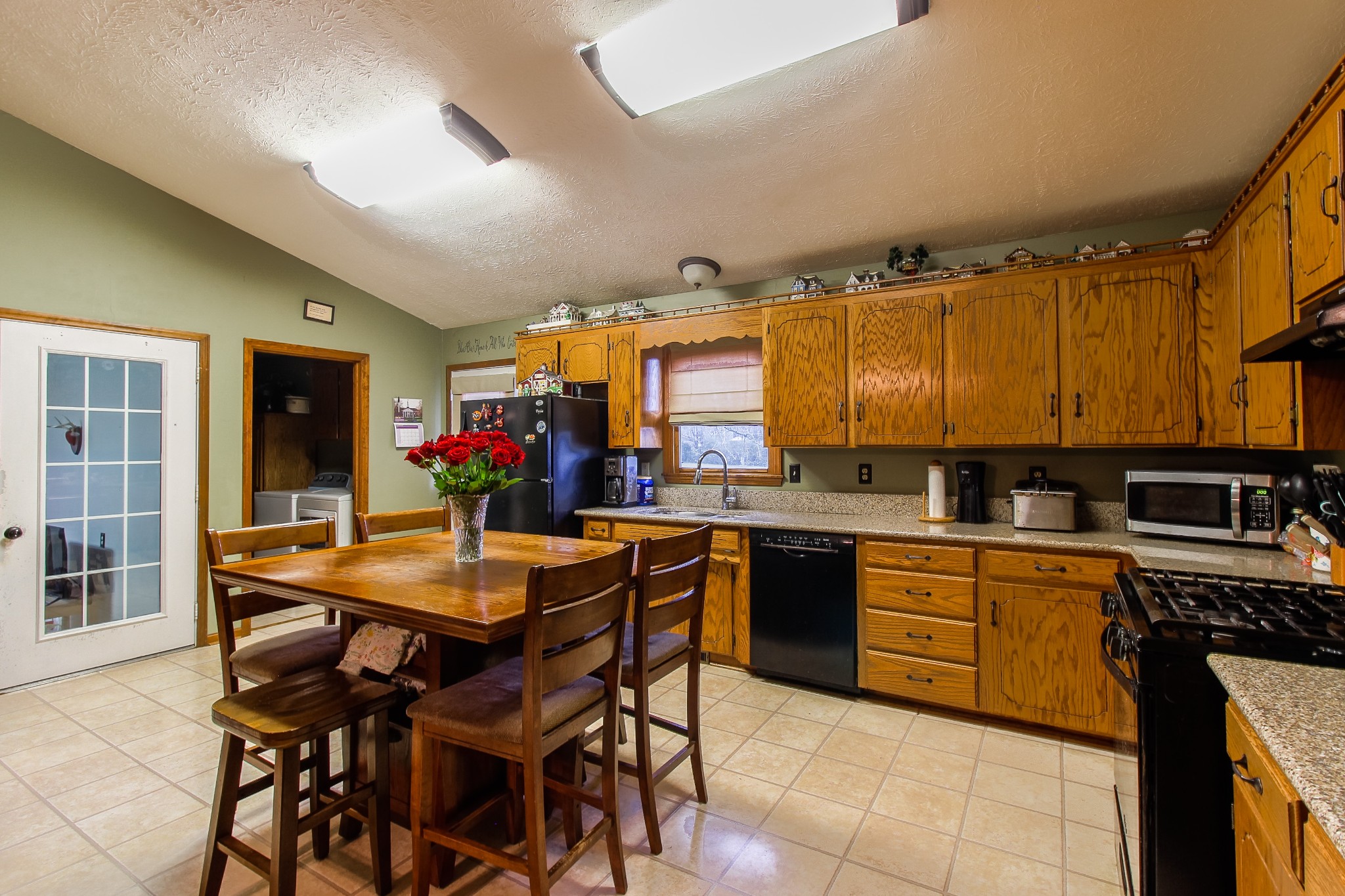 215 Lyles Rd