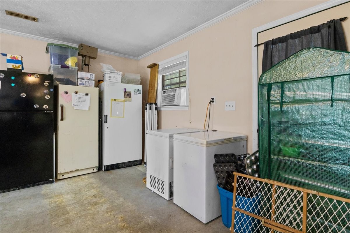 169 Oak Crest Dr