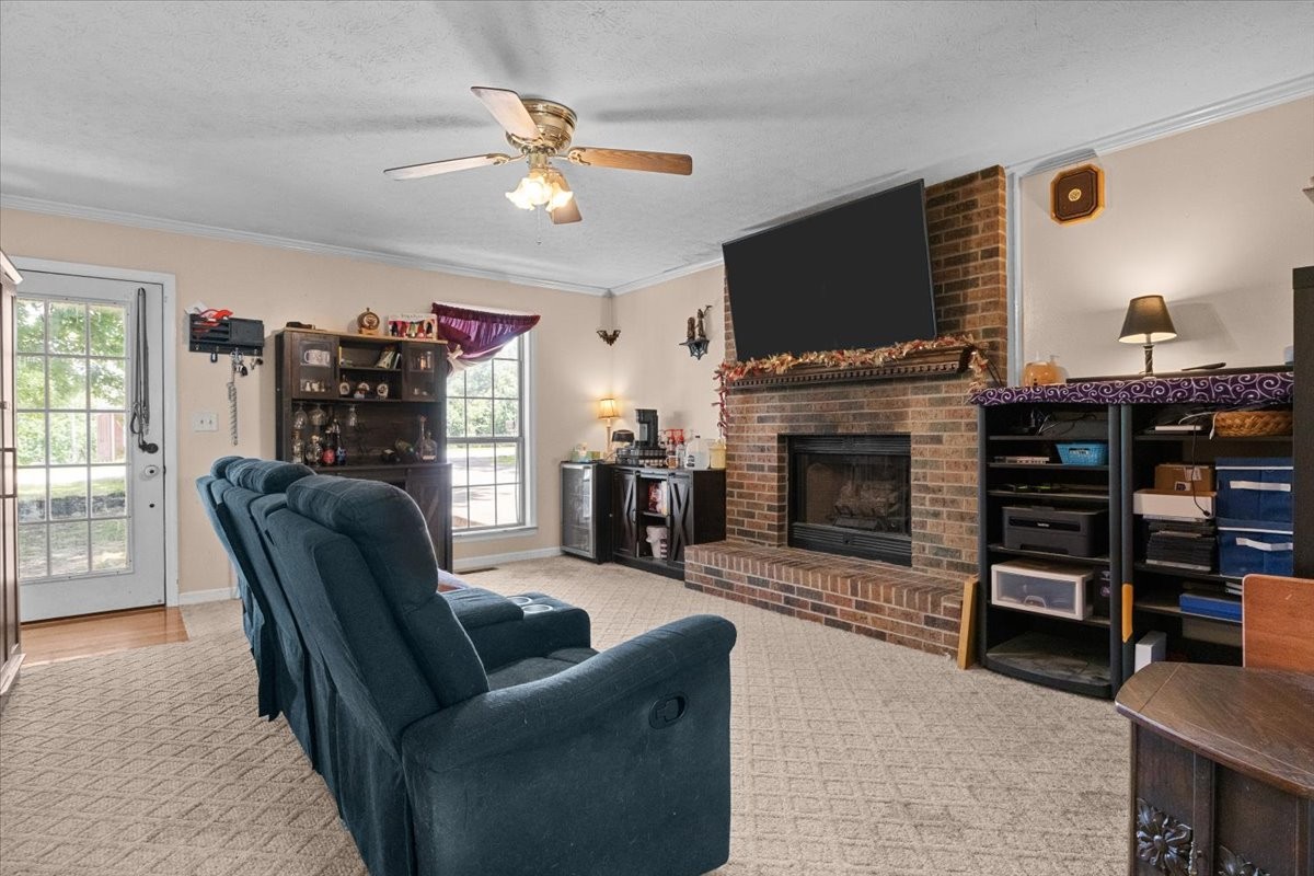 169 Oak Crest Dr