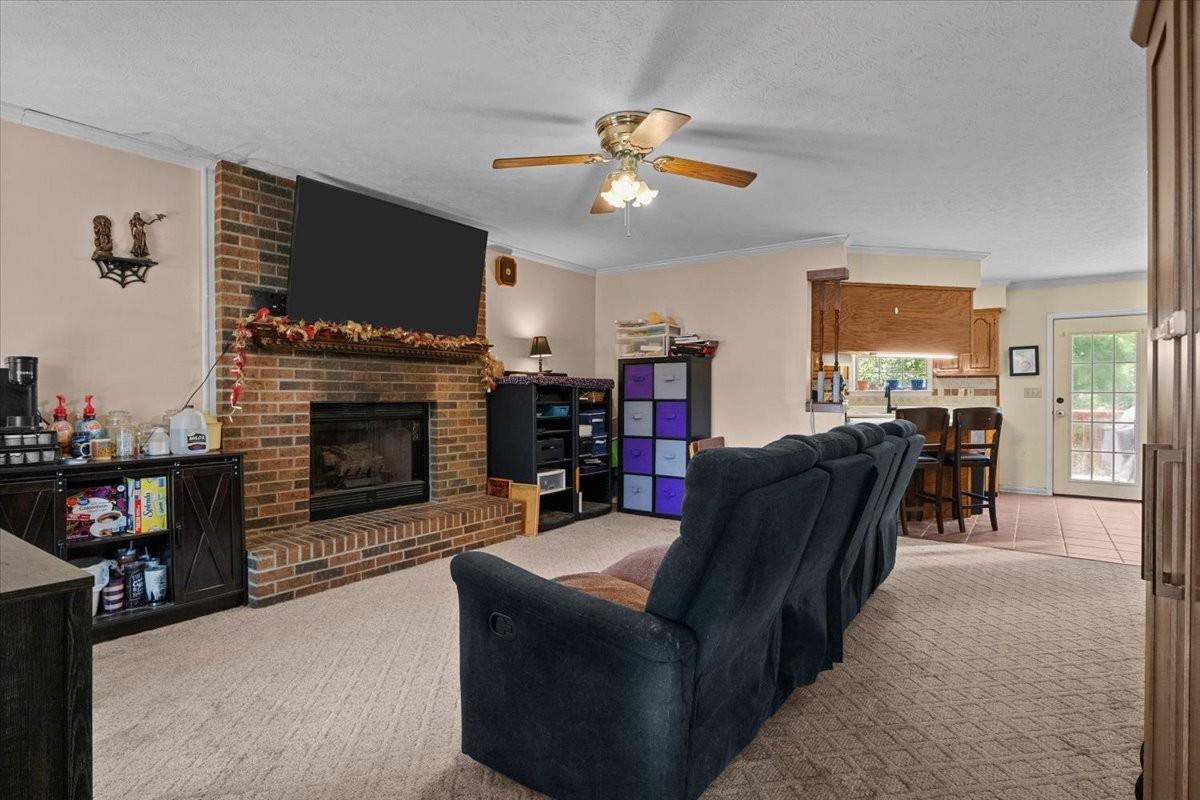 169 Oak Crest Dr