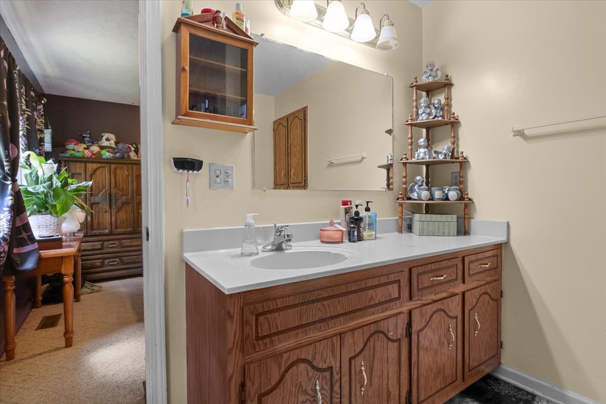 169 Oak Crest Dr