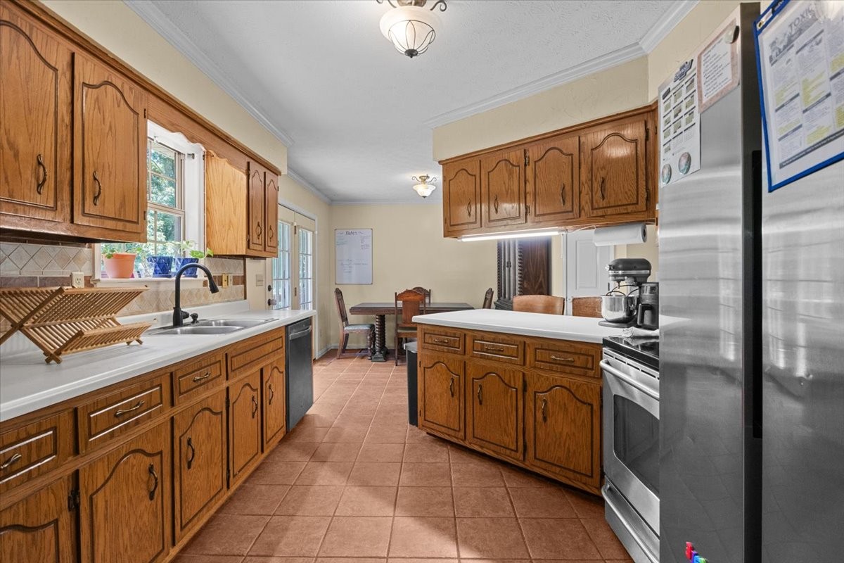 169 Oak Crest Dr
