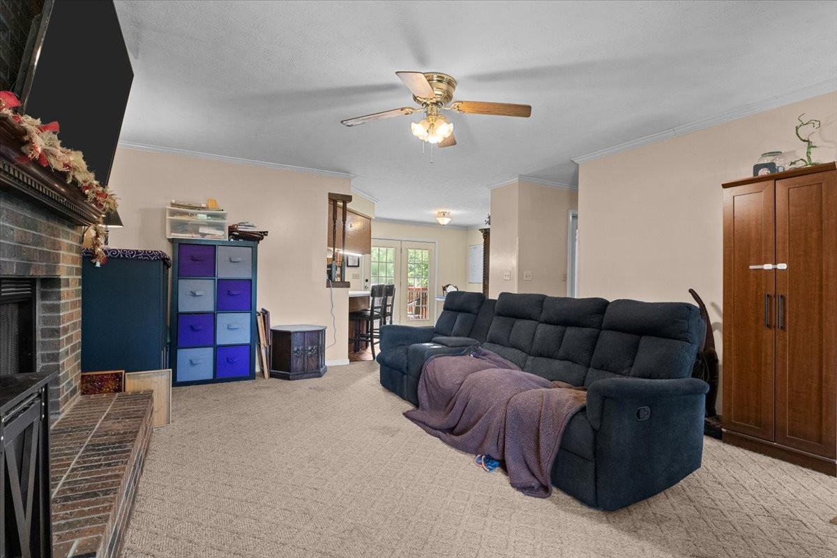 169 Oak Crest Dr