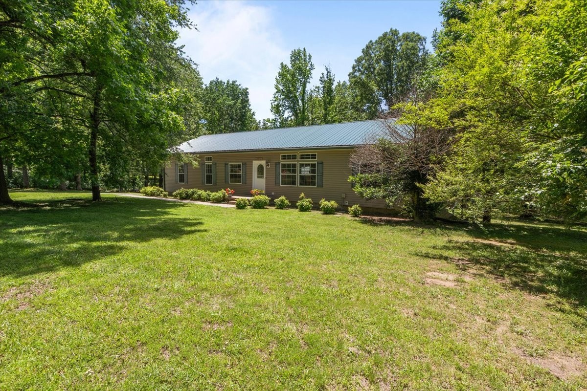 584 Highway 49