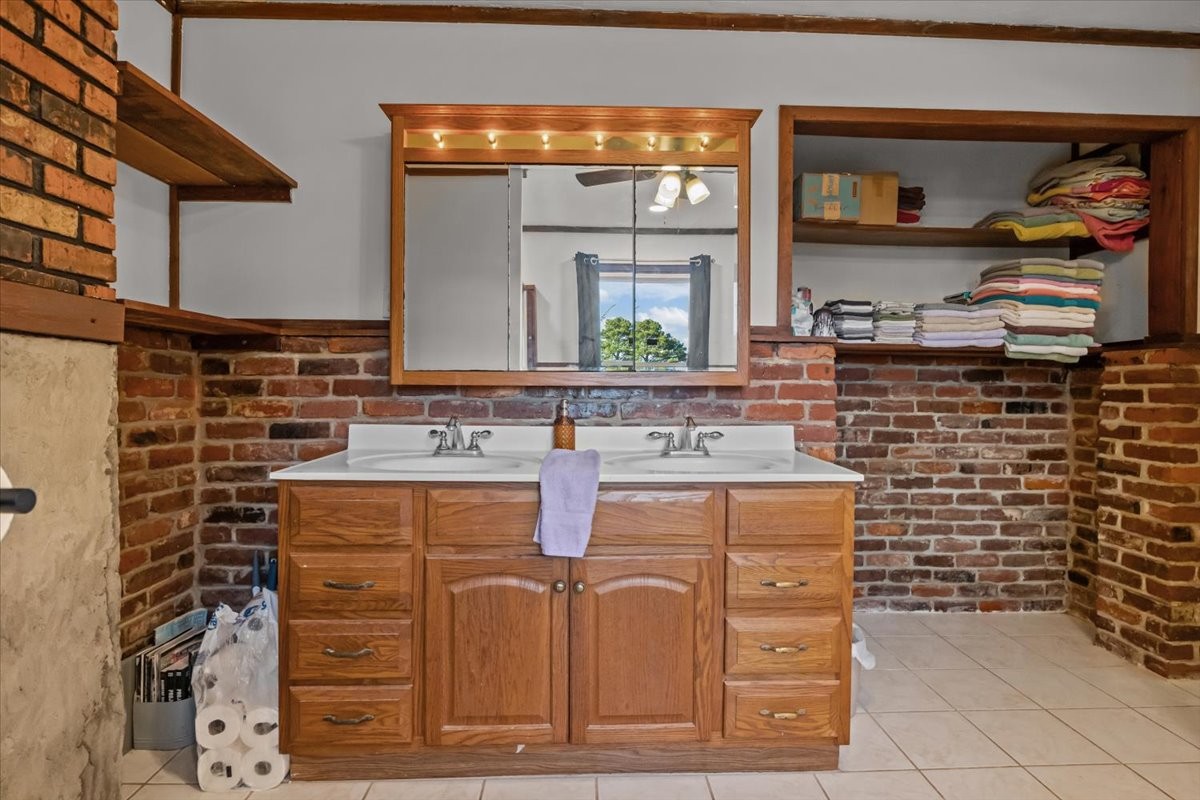 2371 Cooley Ford Rd