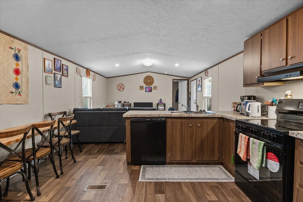 316 Friendship Dr