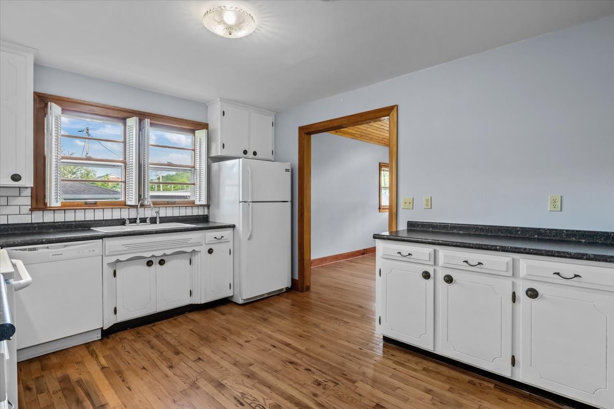 4540 W Main St