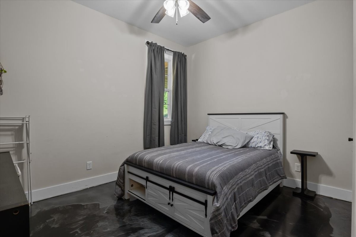 180 Alonzo Pl