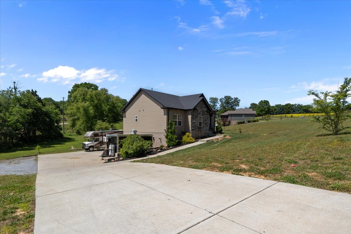 180 Alonzo Pl