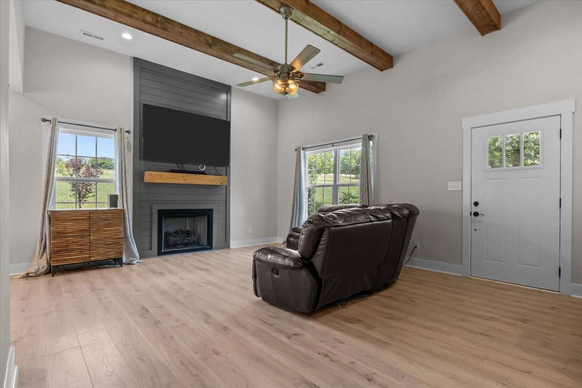 180 Alonzo Pl