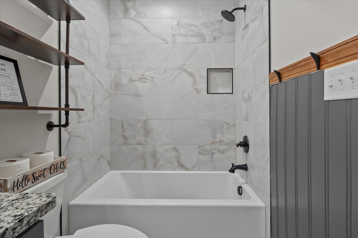 180 Alonzo Pl