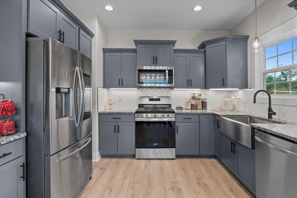 180 Alonzo Pl