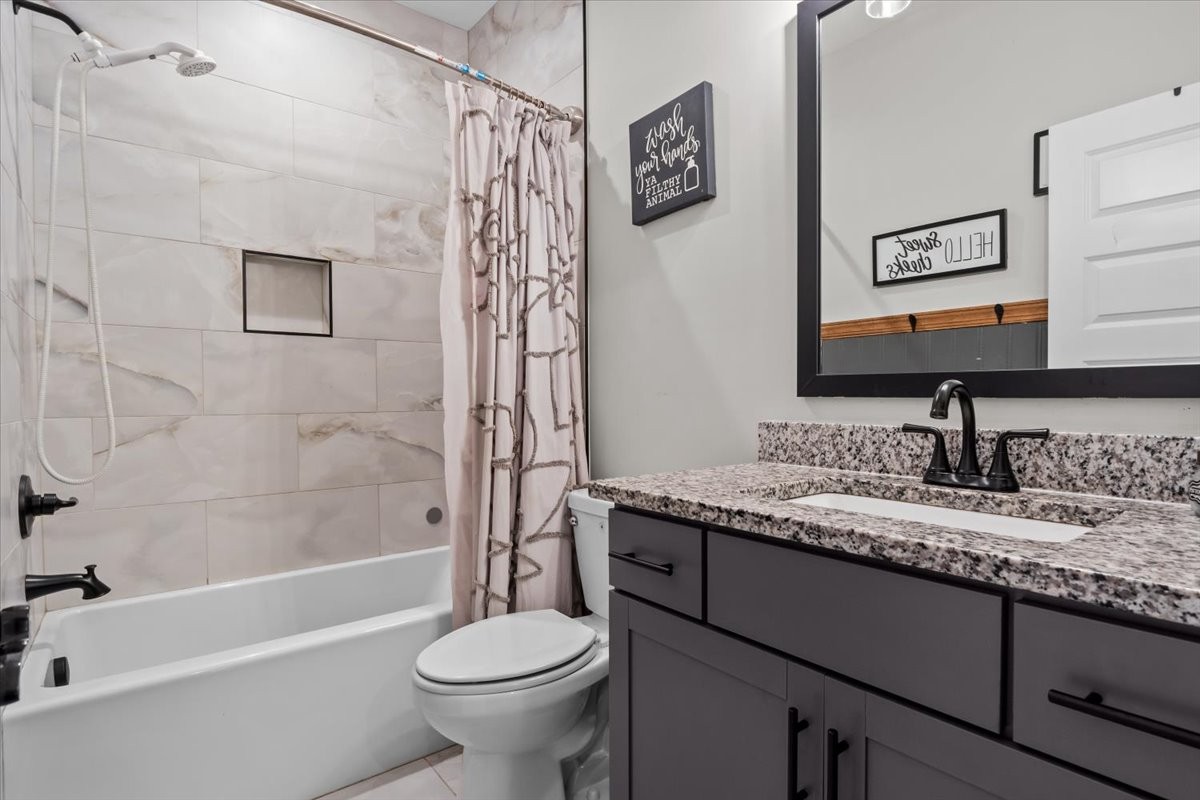 180 Alonzo Pl