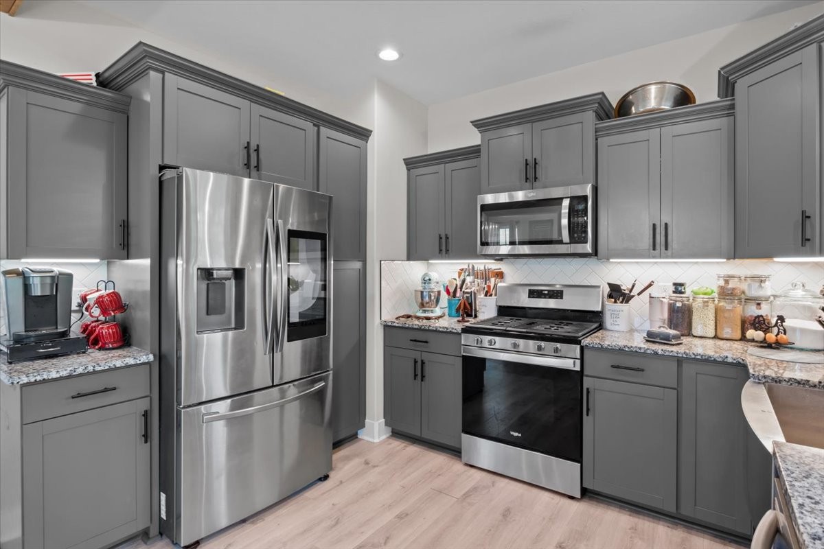180 Alonzo Pl