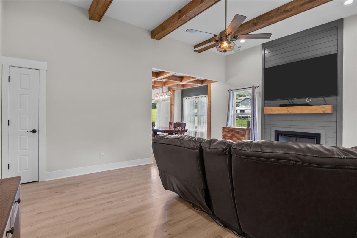 180 Alonzo Pl