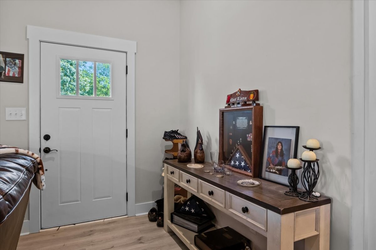 180 Alonzo Pl