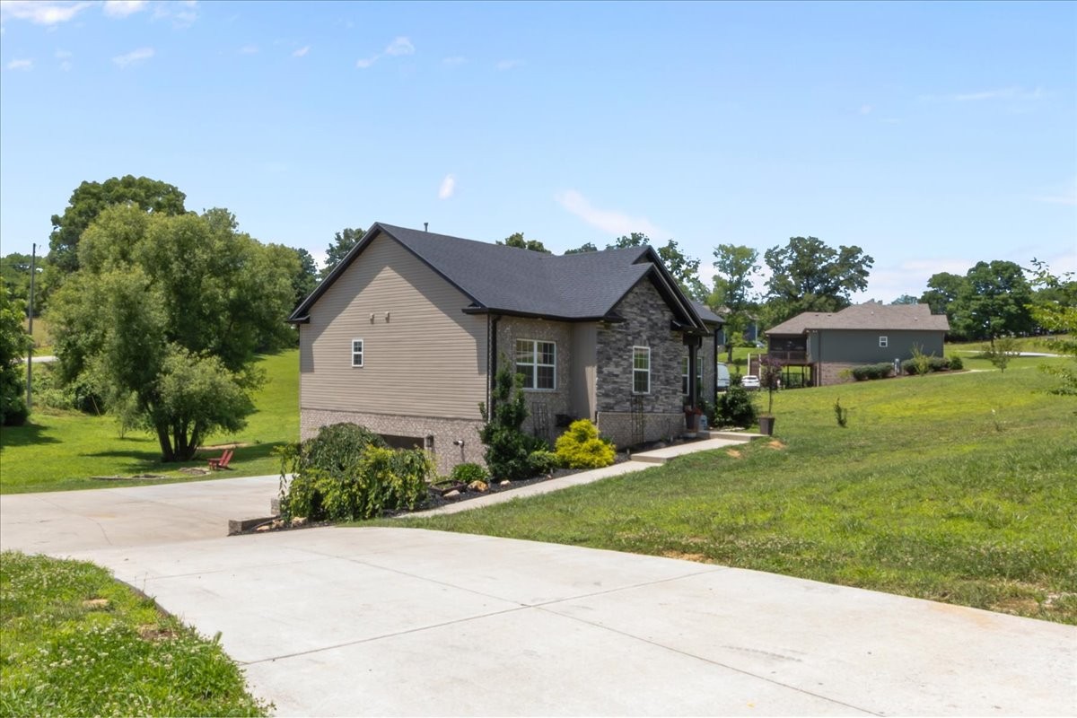 180 Alonzo Pl