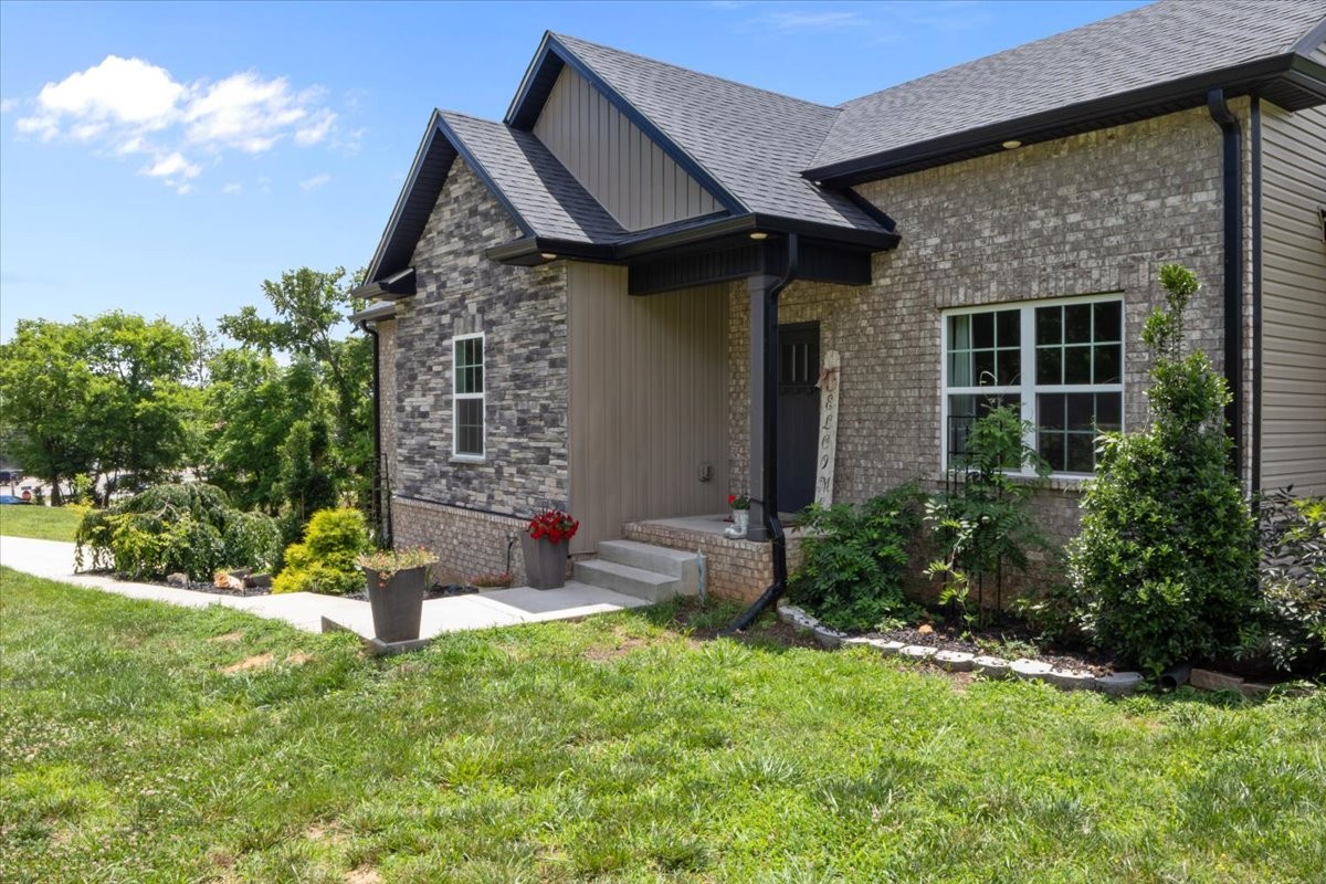 180 Alonzo Pl