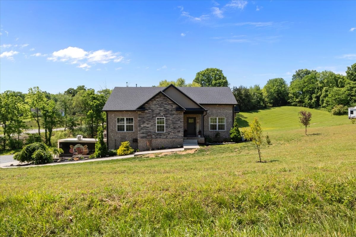 180 Alonzo Pl
