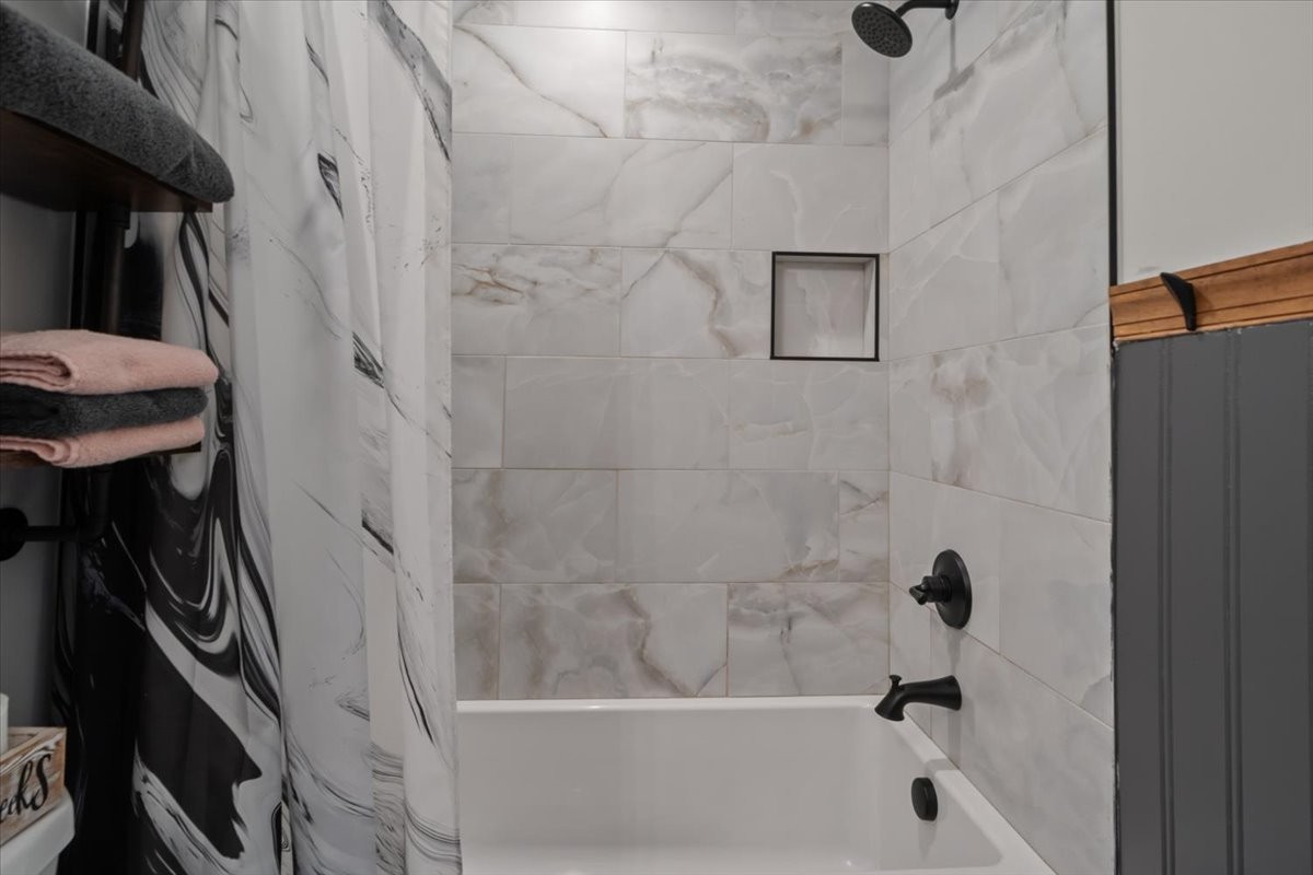 180 Alonzo Pl