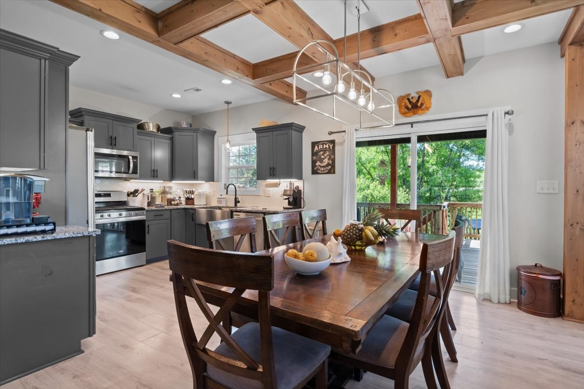 180 Alonzo Pl
