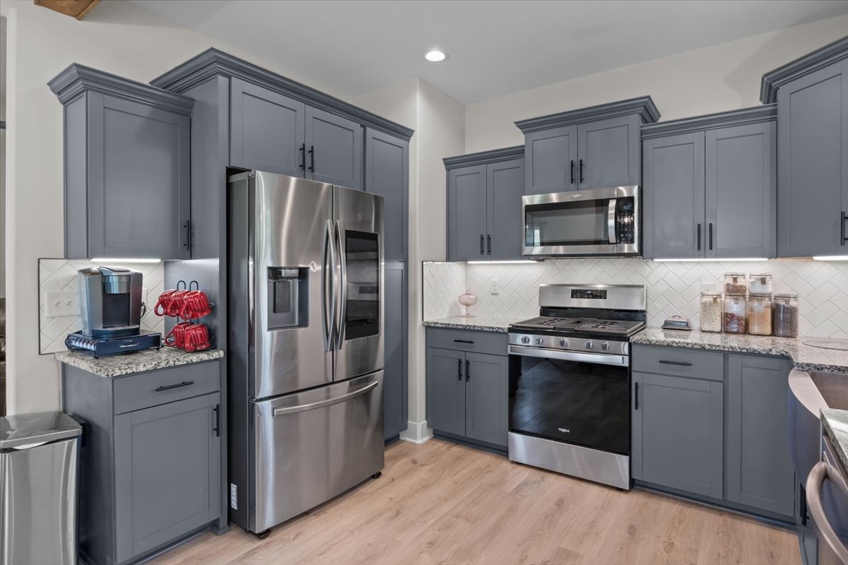 180 Alonzo Pl